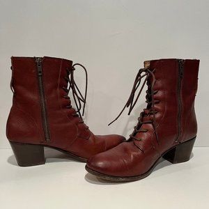 Frye Renee Lace Up in Brown